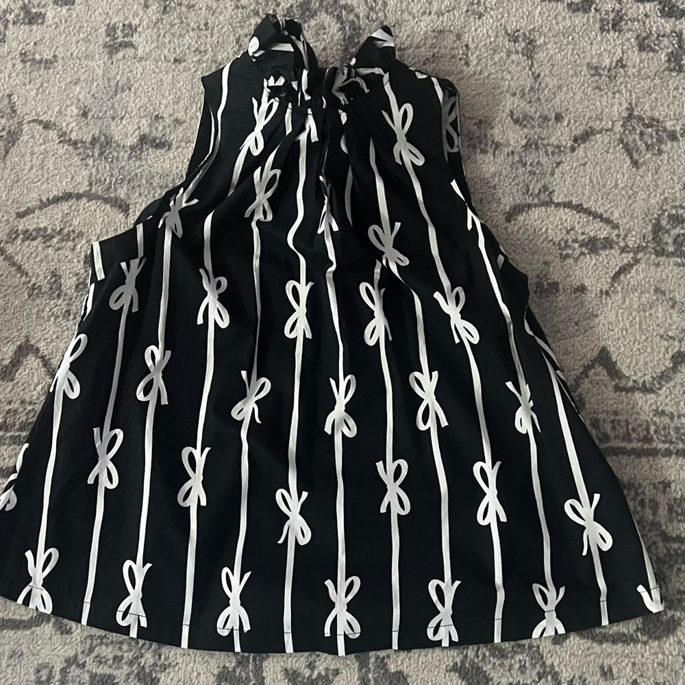 Entro Black and White Bow Print Sleeveless Blouse Ties In Back